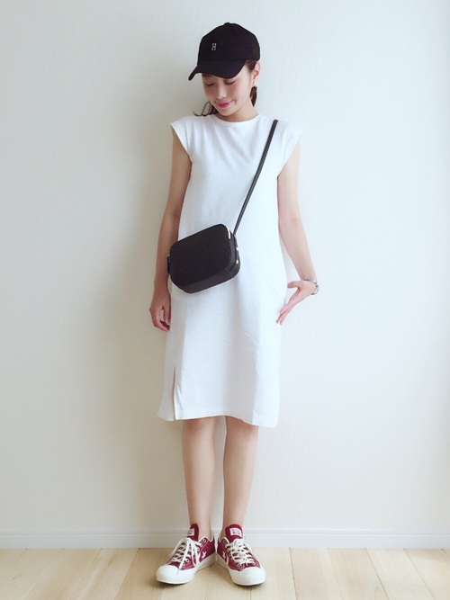 白ワンピースの夏コーデ集 無敵白ワンピはカジュアルに着こなすのが正解 Lamire ラミレ