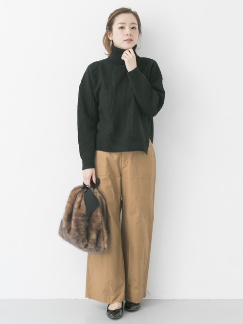 ベージュワイドパンツのレディースコーデ12選 冬の大人かわいい着回しリスト Lamire ラミレ