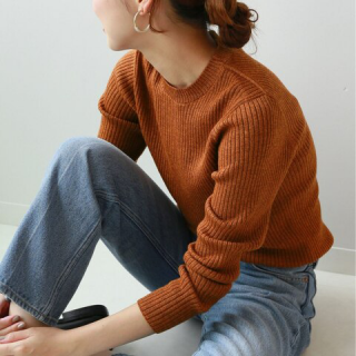 オレンジに合う色は7色 相性のいい色と組み合わせるおしゃれコーデ術を紹介 Lamire ラミレ