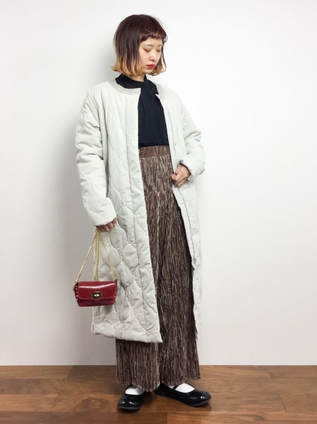 キルティングコートのコーデ特集 カーキ 紺 白 黒の色別で紹介 Lamire ラミレ