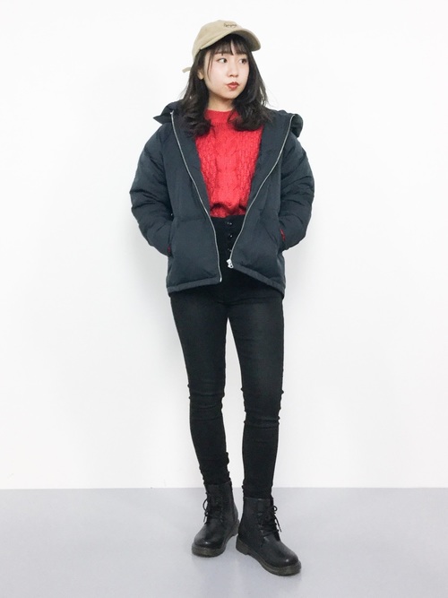 デニム ダウンのレディースコーデ14選 大人女子に人気の着こなし方を紹介 Lamire ラミレ