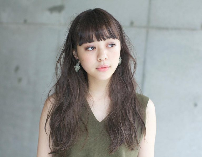 黒髪ロングヘアに似合う前髪！前髪ありvs前髪なし、かわいい髪型はどっち？ lamire [ラミレ]