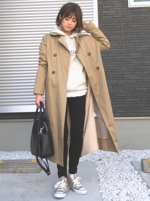 凝ってないのにおしゃれ見え 黒 ベージュコーデが春の推しコンビ Lamire ラミレ