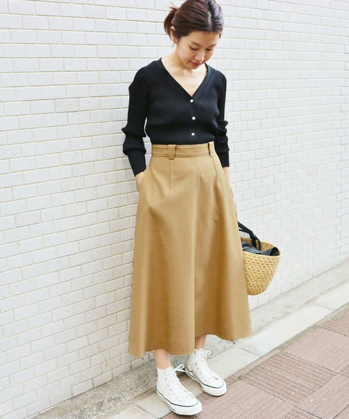 凝ってないのにおしゃれ見え 黒 ベージュコーデが春の推しコンビ Lamire ラミレ