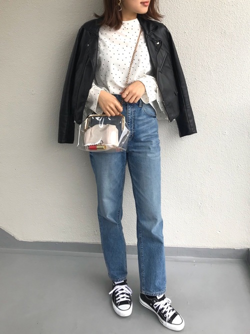 甘いだけじゃ嫌 春トレンドの ドット柄 は辛めに着るのが大人女子流 Lamire ラミレ