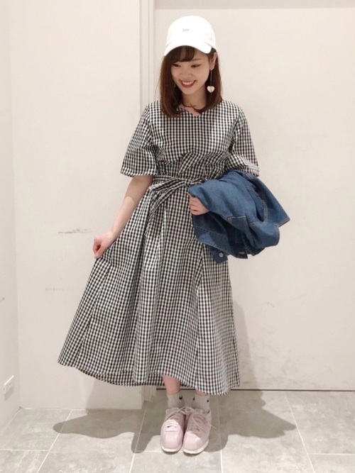 Lee リー のロゴキャップコーデ集 レディースに人気の色も紹介 Lamire ラミレ