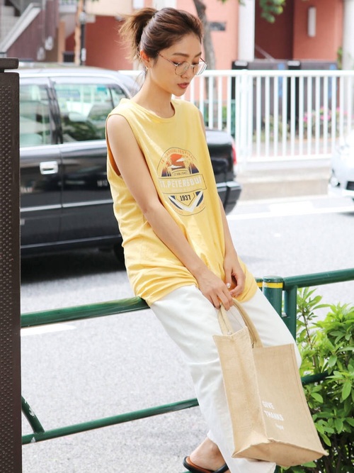 夏コーデの強力な助っ人 涼しげな 白パンツ にとことん頼るべし Lamire ラミレ