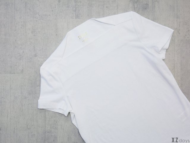 白のTシャツ