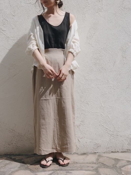 地味色服だけなのに なんかおしゃれ って言われちゃう夏コーデのコツ Lamire ラミレ