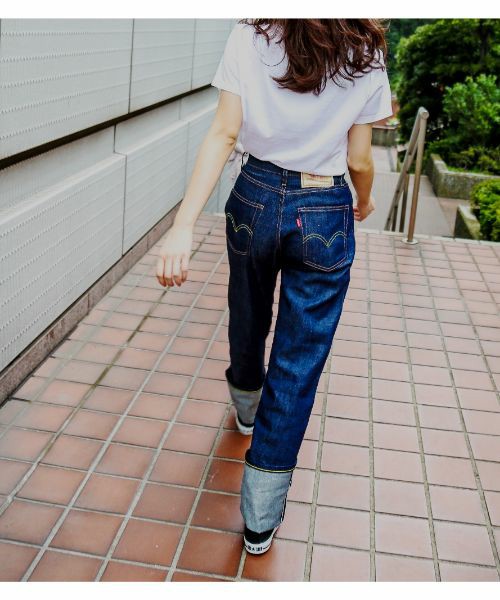 リーバイス701のコーデ10選 春夏の大人きれいめカジュアルの作り方 Lamire ラミレ