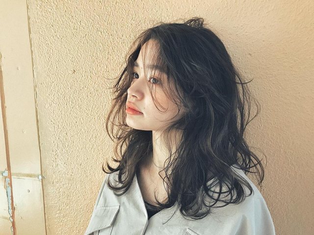 うざバング ミディアムヘア が色っぽい ストレート パーマ 黒髪など最新ヘアカタログ Lamire ラミレ