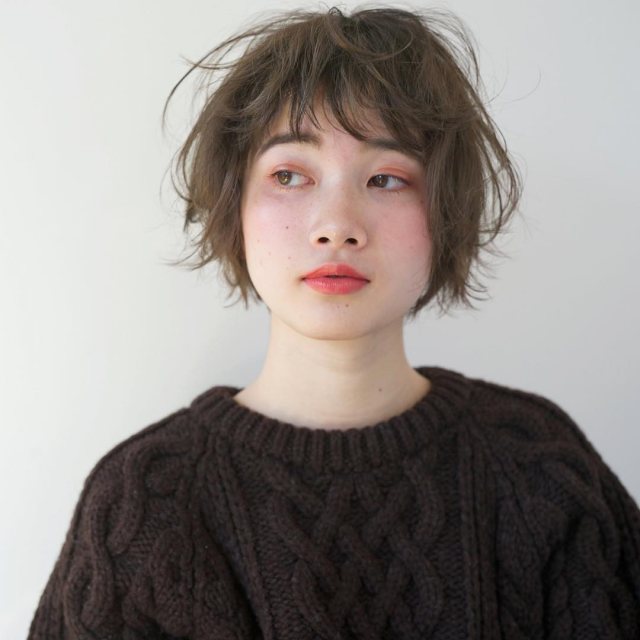 ショートヘアの巻き方！コテ・アイロンを使った簡単アレンジ方法を紹介 (2ページ目) lamire [ラミレ]