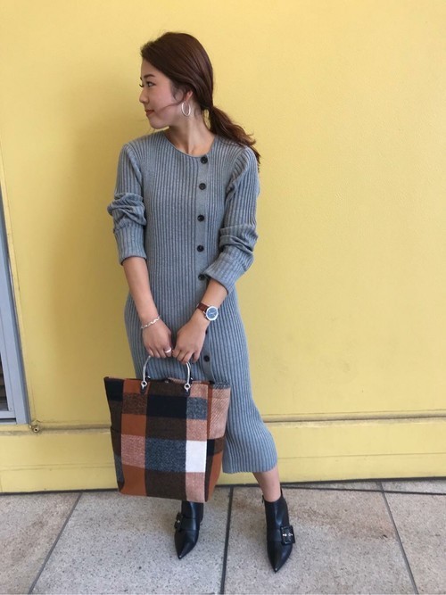 ロングカーディガンのワンピースコーデ集 楽チンおしゃれを叶えよう Lamire ラミレ