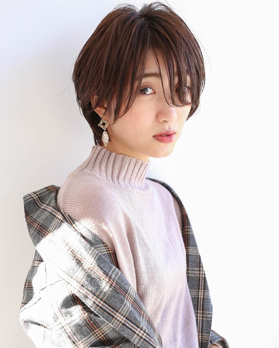 気分転換に 前髪 変えたいかも この冬おすすめの大人女子バング4選 Lamire ラミレ