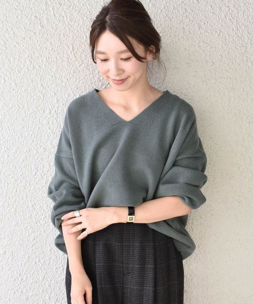 ニットの5大ネックを徹底比較 首回りで印象が変わるコーデも紹介 Lamire ラミレ