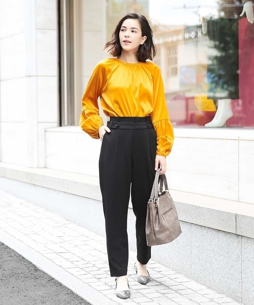 どんなシーンもお任せ 秋冬コーデには黒のシュッとしたパンツを一本 Lamire ラミレ