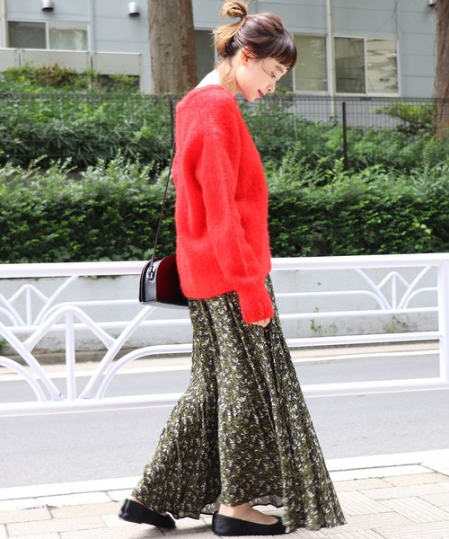 なぜだか12月になると着たくなる 冬らしさ満載の赤ニットコーデ Lamire ラミレ なぜだか12月になると着たくなる 冬らしさ満載の赤ニットコーデ Lamire ラミレ
