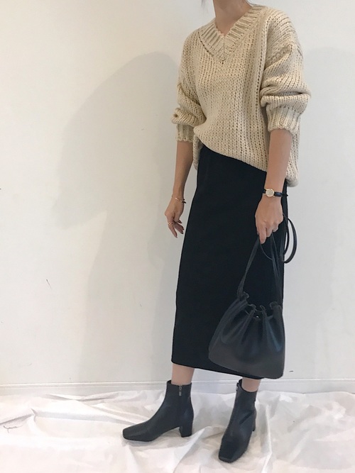 黒の服が似合わない女性の特徴 黒が似合う人との違いは顔立ち 肌色 ファッションにあり Lamire ラミレ