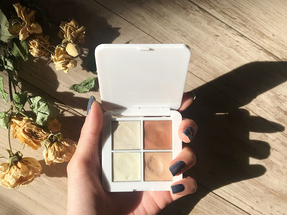 信者が続出するのも納得 Rms Beauty ルミナイザー でツヤ肌を偽装 Lamire ラミレ