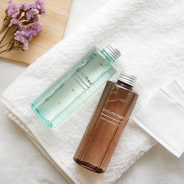 化粧水は手 コットンどっちで使うべき 化粧水の正しい使い方を再確認 Lamire ラミレ