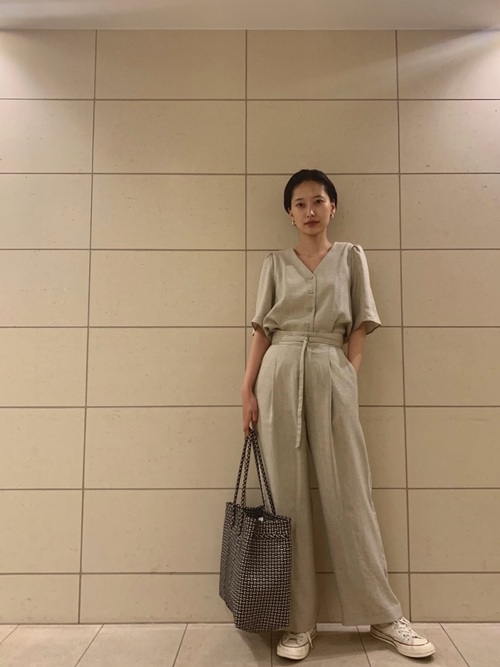 夏のワントーンコーデ カラーを揃えるだけで雰囲気が溢れ出る Lamire ラミレ