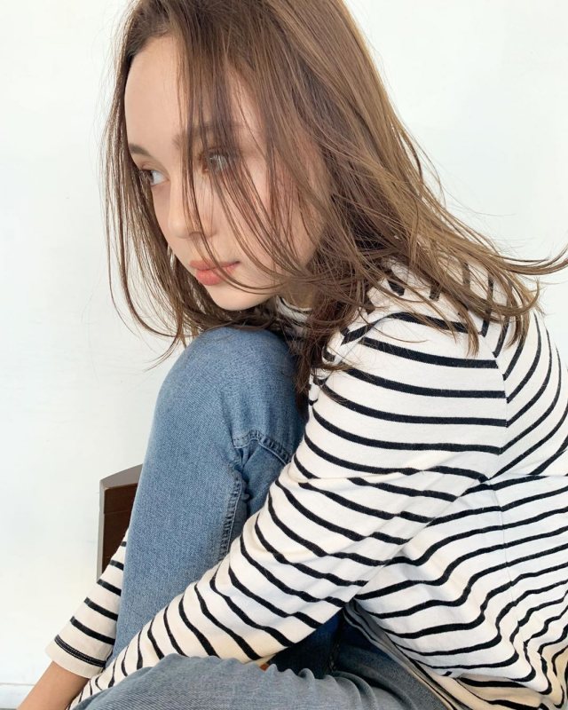 ミディアムヘアが似合わない女性の特徴 面長 丸顔さんにも似合うヘアスタイルは Lamire ラミレ
