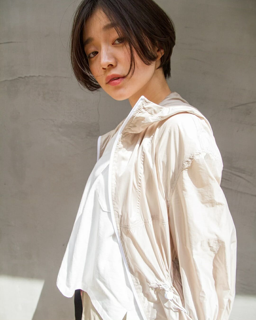 ショートボブヘアが似合わない女性の特徴｜似合う人との違いを顔の形･髪質･服装別に紹介 lamire [ラミレ]