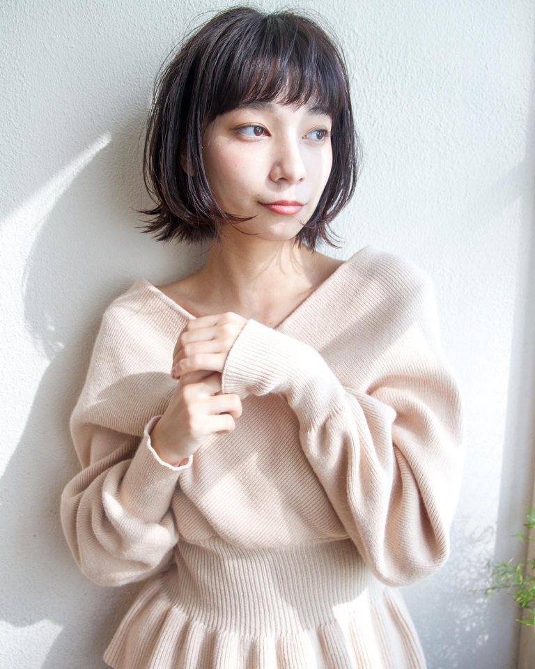 ショートボブヘアが似合わない女性の特徴｜似合う人との違いを顔の形･髪質･服装別に紹介 lamire [ラミレ]