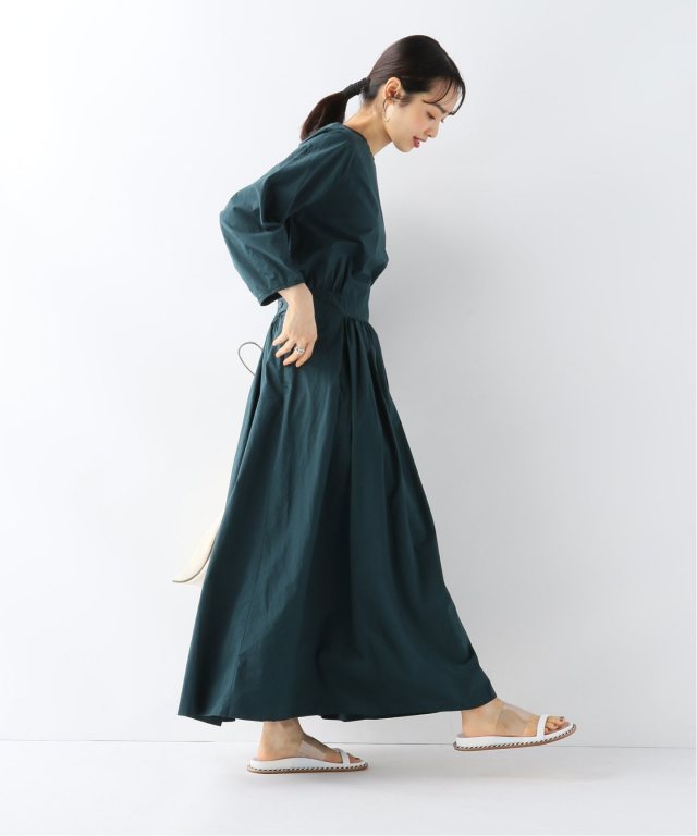 深緑に合う色はこの7色 おしゃれな色の組み合わせ 服のコーデ例を紹介 Lamire ラミレ