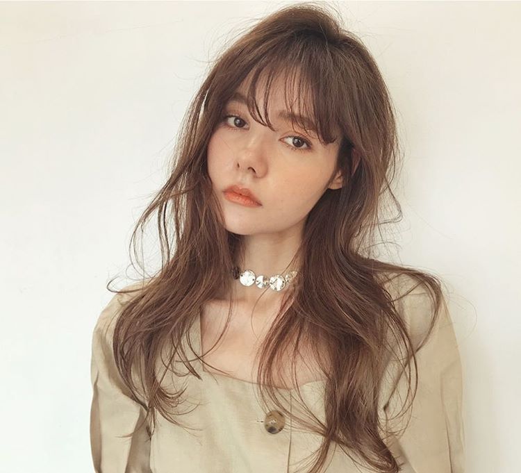 ロングヘアの髪型が似合わない女性の特徴 似合う人の顔の形 髪質 服装って Lamire ラミレ