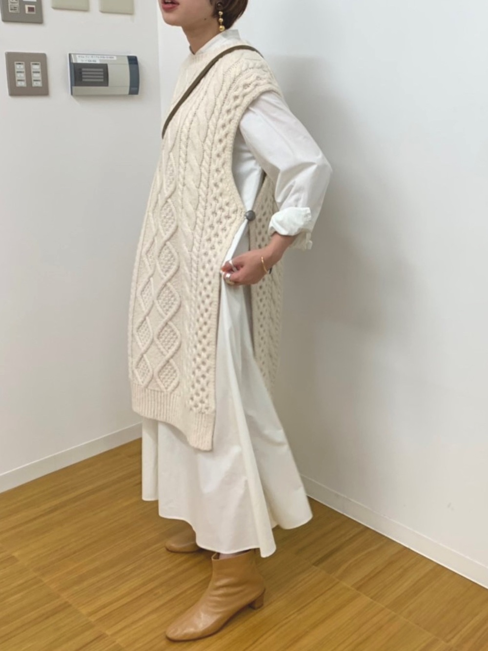 一枚で優秀 今季トレンド 前開きワンピース のおしゃれな着回しテク4選 Lamire ラミレ