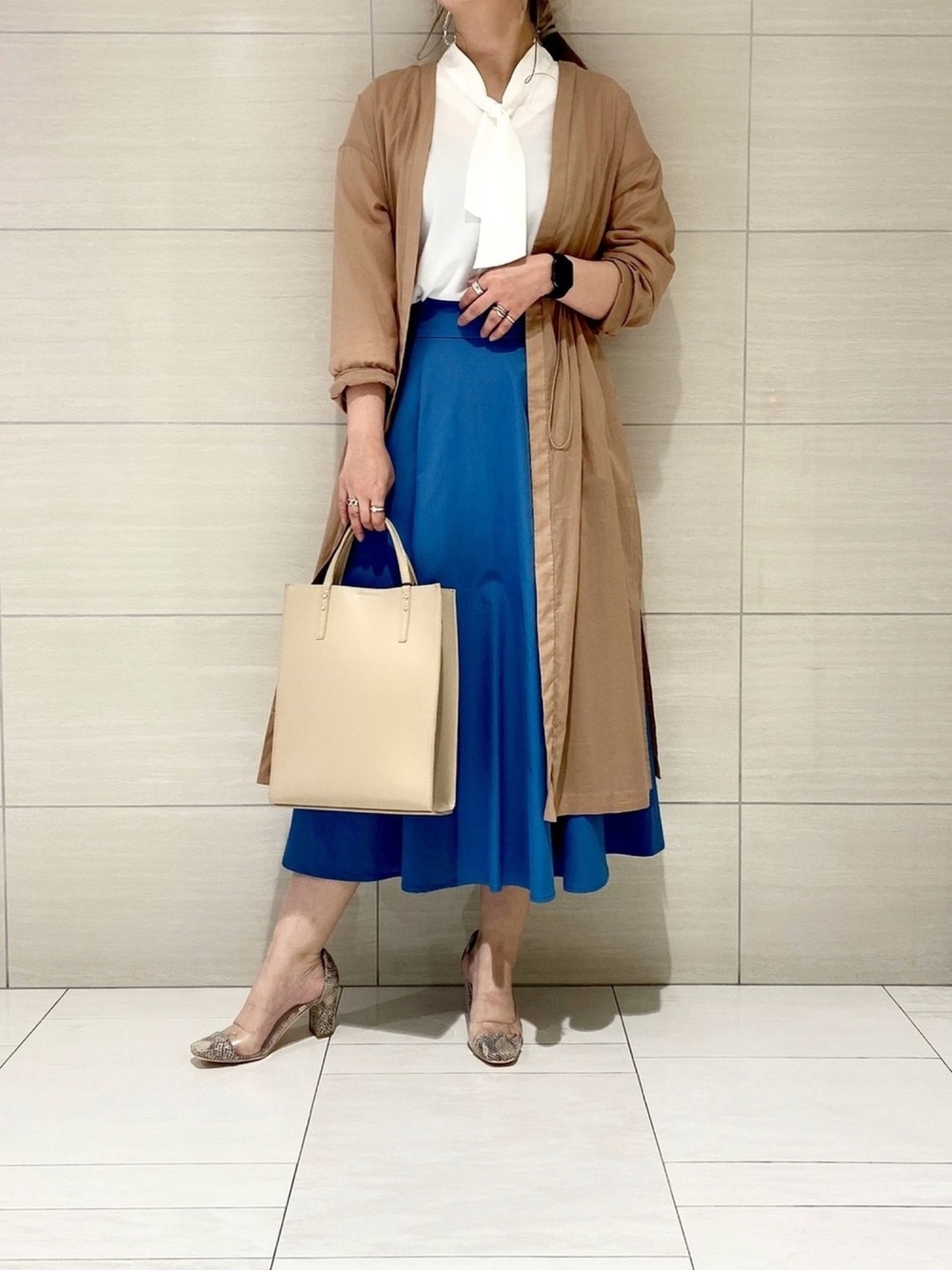 Gu ユニクロ きれいめトップス4選 楽ちんなのにおしゃれな着こなし方を紹介 Lamire ラミレ