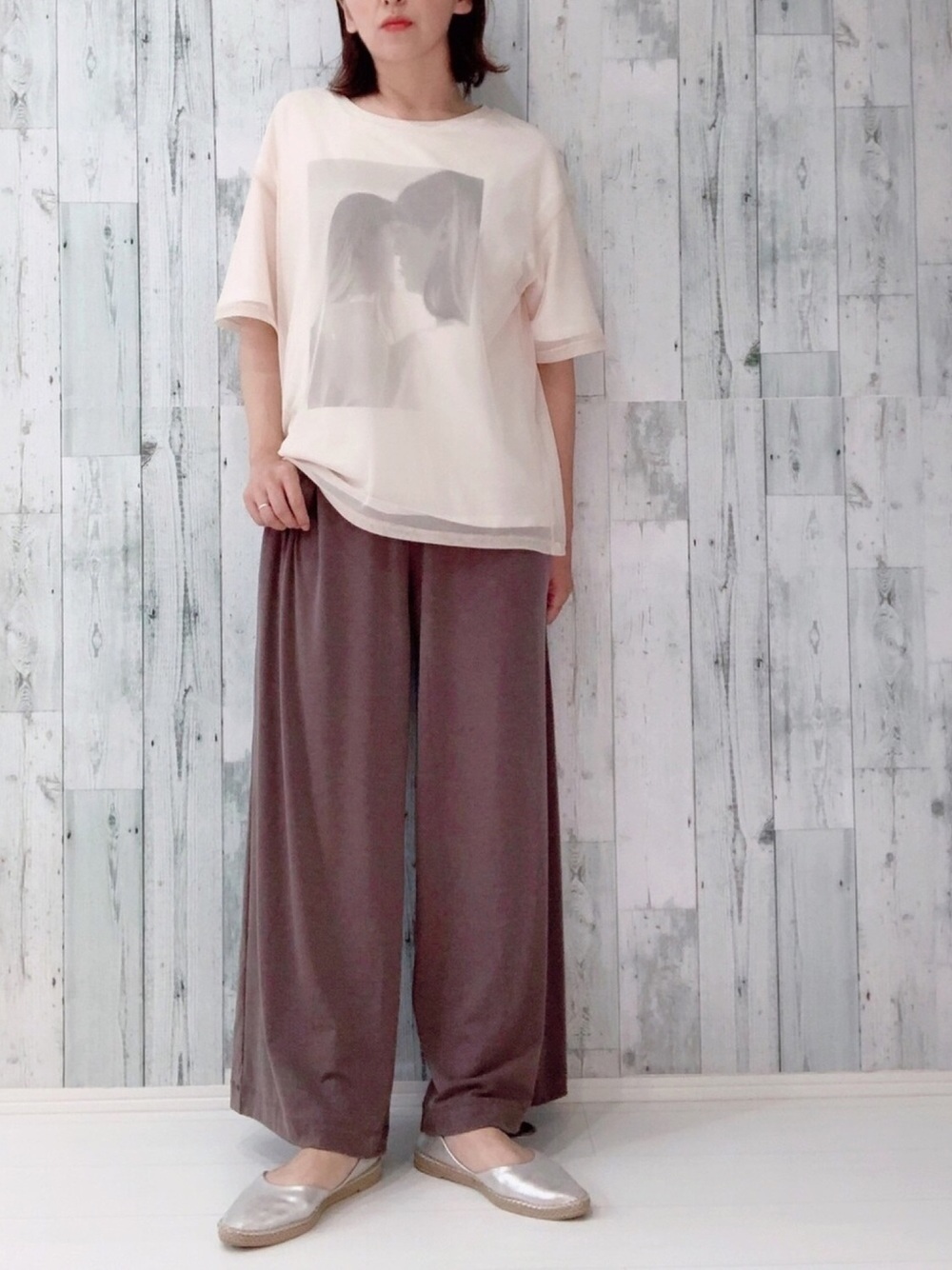 ZARAのフロントプリントチュールディティールTシャツ