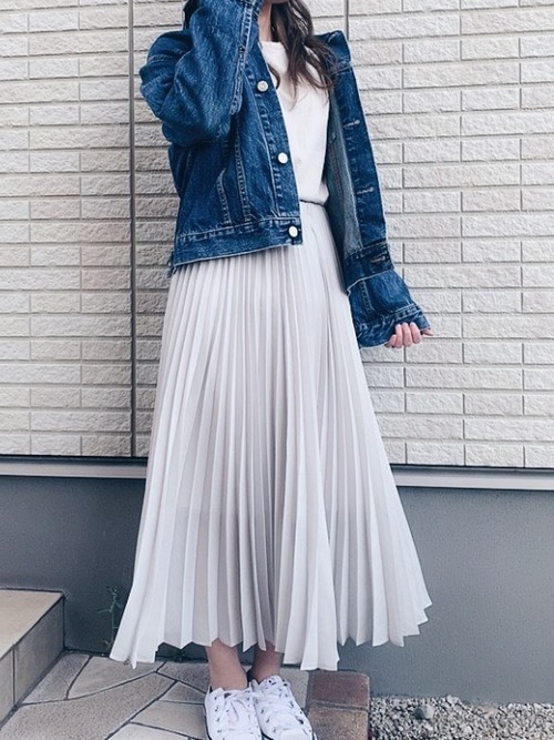 春のジージャンコーデおすすめ選 年代別に定番からトレンドアイテムの組み合わせまで特集 Lamire ラミレ