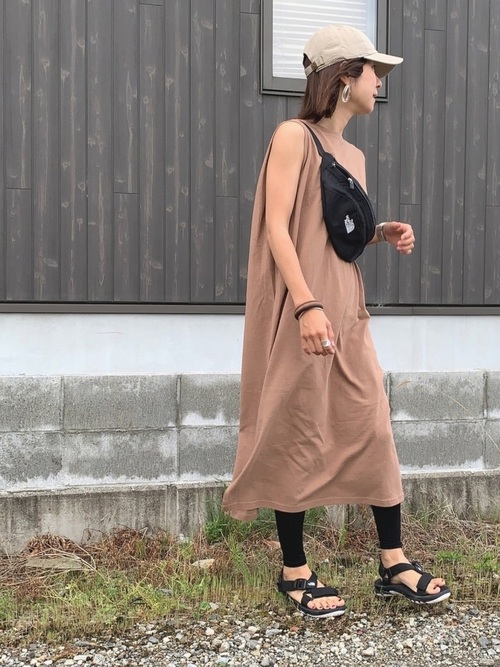 Guの人気おすすめワンピースコーデ選 季節別の大人かわいい着こなし術を特集 Lamire ラミレ