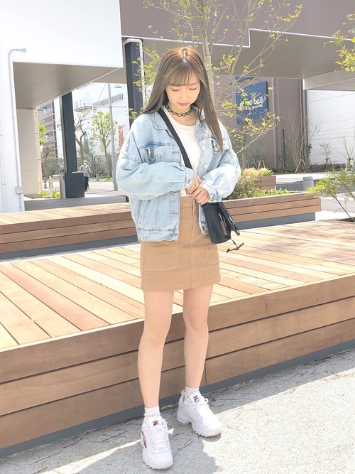 お出かけにぴったり おしゃれ 動きやすい スニーカーコーデ Lamire ラミレ