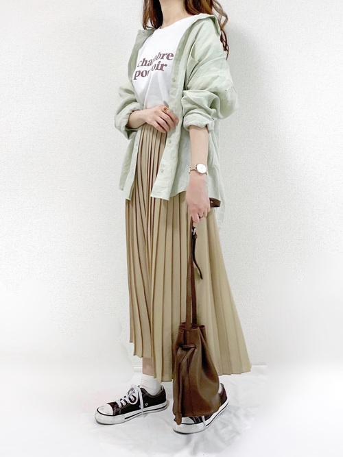 ユニクロのシフォンプリーツロングスカートのコーデ