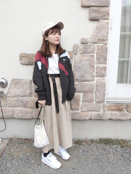 レディーススポーツミックスコーデのおすすめ選 かっこかわいいを着こなす術特集 Lamire ラミレ