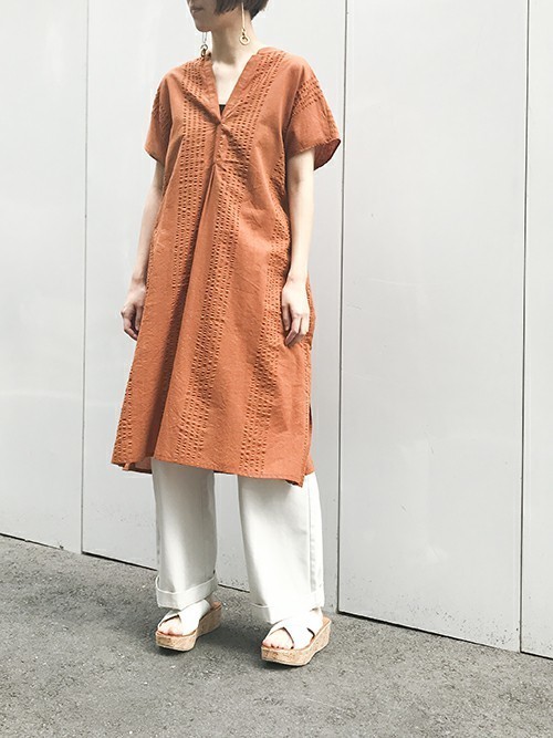 ディッキーズ874のおすすめレディースコーデ12選 色別 大人カジュアルコーデ術 Lamire ラミレ