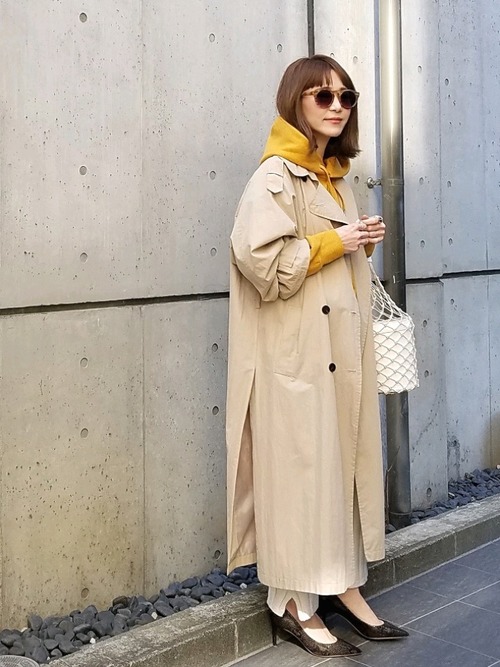 人気レディース黄色パーカーコーデ18選 最新トレンドを大人かわいく着こなそう Lamire ラミレ