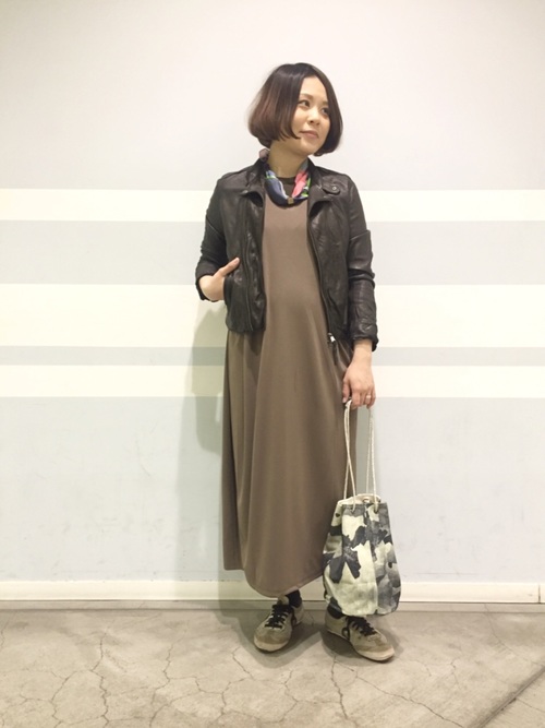 シングルライダースジャケットの人気レディースコーデ15選 おしゃれな大人着こなし Lamire ラミレ