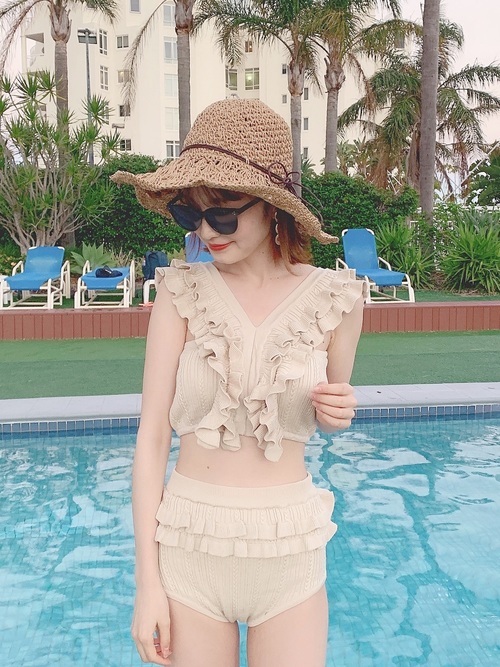 プールコーデの人気おすすめ選 行き帰りの洋服やかわいい水着の着こなし術を紹介 Lamire ラミレ