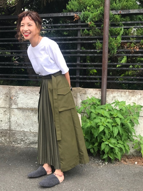 緑スカートの夏コーデおすすめ19選 10代から40代までおしゃれに見える組み合わせ Lamire ラミレ