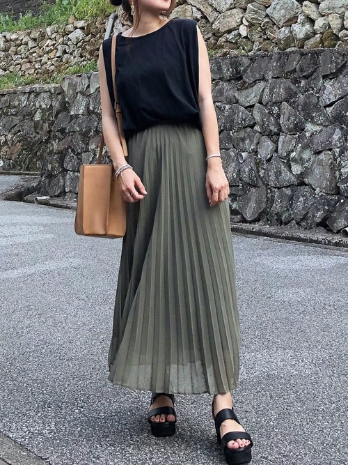 緑スカートの夏コーデおすすめ19選 10代から40代までおしゃれに見える組み合わせ Lamire ラミレ