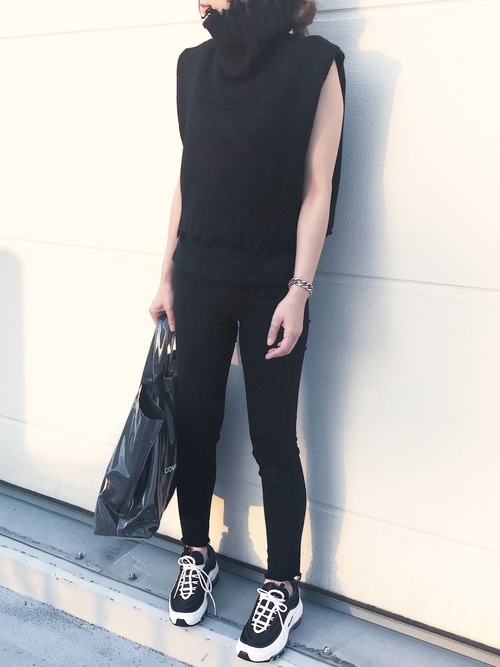 エアマックス97の人気レディースコーデ10選 大人女性注目の幅広い着こなし方を紹介 Lamire ラミレ