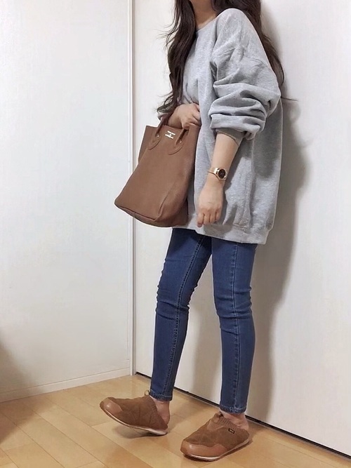 テバの人気レディースコーデ15選 まわりと差がつく大人かわいい履きこなし術 Lamire ラミレ