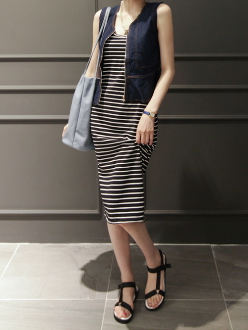 おすすめレディースデニムベストコーデ16選 季節別のカジュアルかわいい着こなし術 Lamire ラミレ