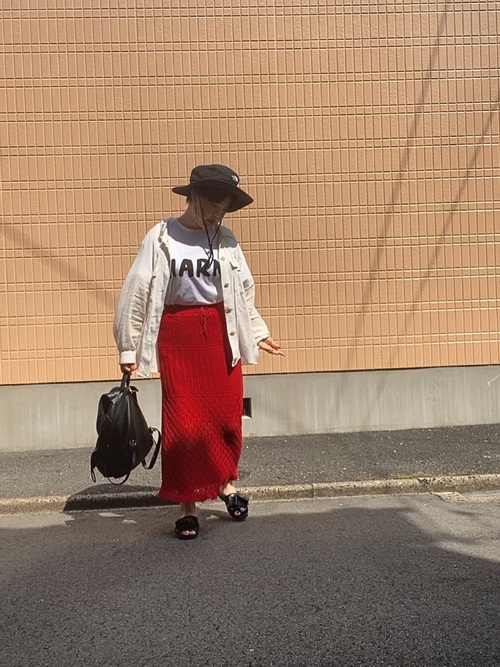 コーチのリュックの人気コーデ選 高級感ある大人かわいい着こなしを色別に紹介 Lamire ラミレ