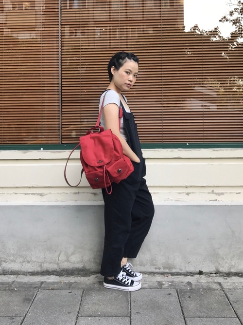 コーチのリュックの人気コーデ選 高級感ある大人かわいい着こなしを色別に紹介 Lamire ラミレ
