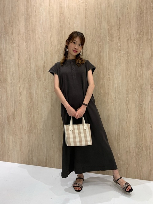 ワッフルアイテムのおすすめコーデ選 アイテム別 大人女子の着こなし術を特集 Lamire ラミレ